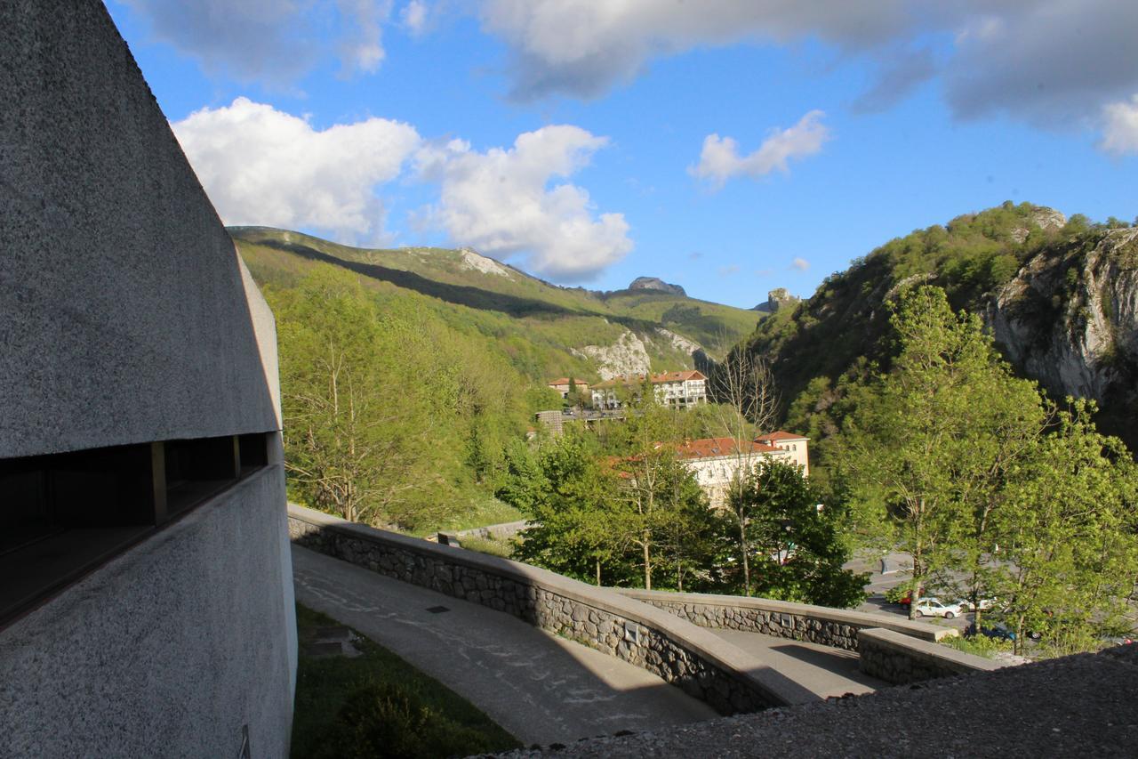 Arantzazu Aterpetxea Hostel Onate Exterior photo